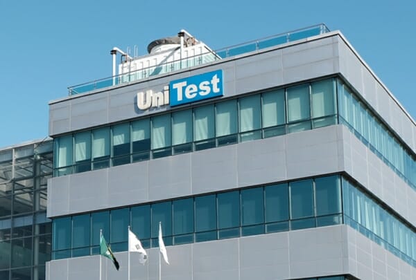 유니테스트, '페로브스카이트' 양산 장비 반입식…하반기 상용화 목표